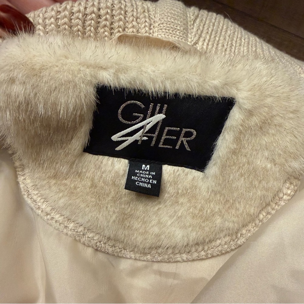 Detroit Lions Faux Fur Jacket with Hood - Picture 9 of 10